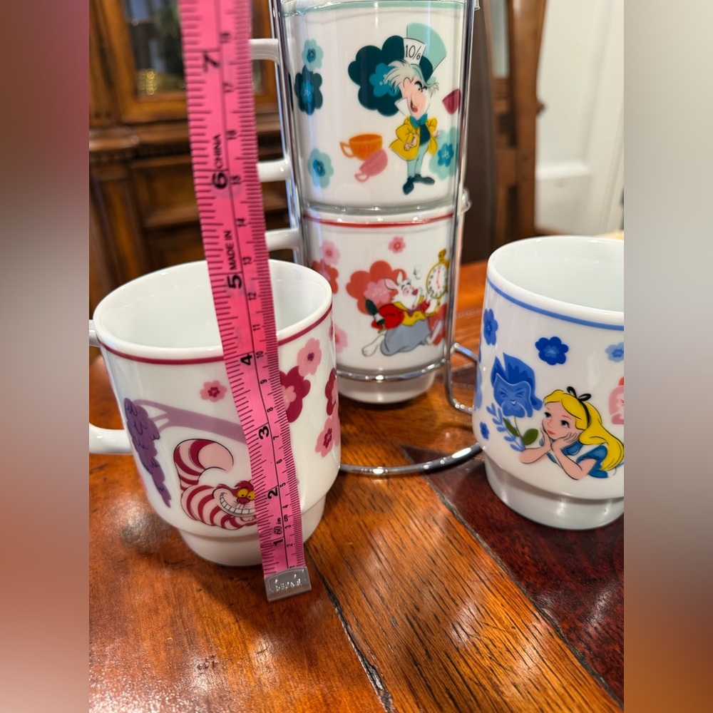 Disney Alice in Wonderland Mug Set - Picture 5 of 6